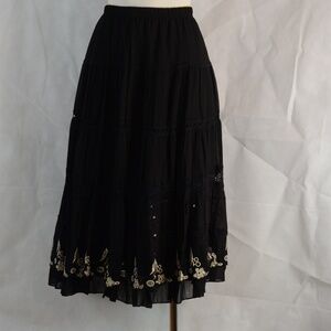 Tiered Skirt, Lace inlay with sequins/embroidery SZ M.Temptation Italy #B44
